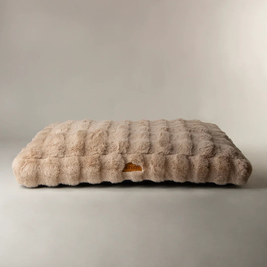Scruffs Alpine dog mattress in champagne faux fur