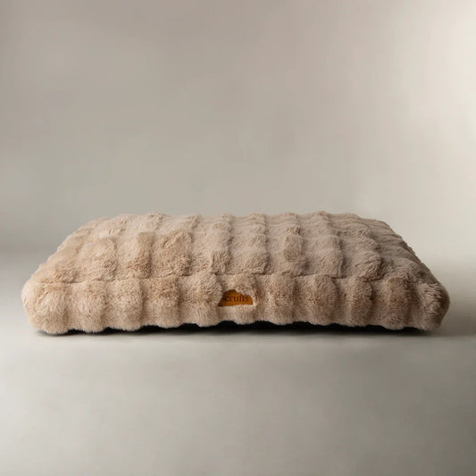 Scruffs Alpine dog mattress in champagne faux fur